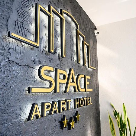 Space Apart Hotel Луцьк Екстер'єр фото