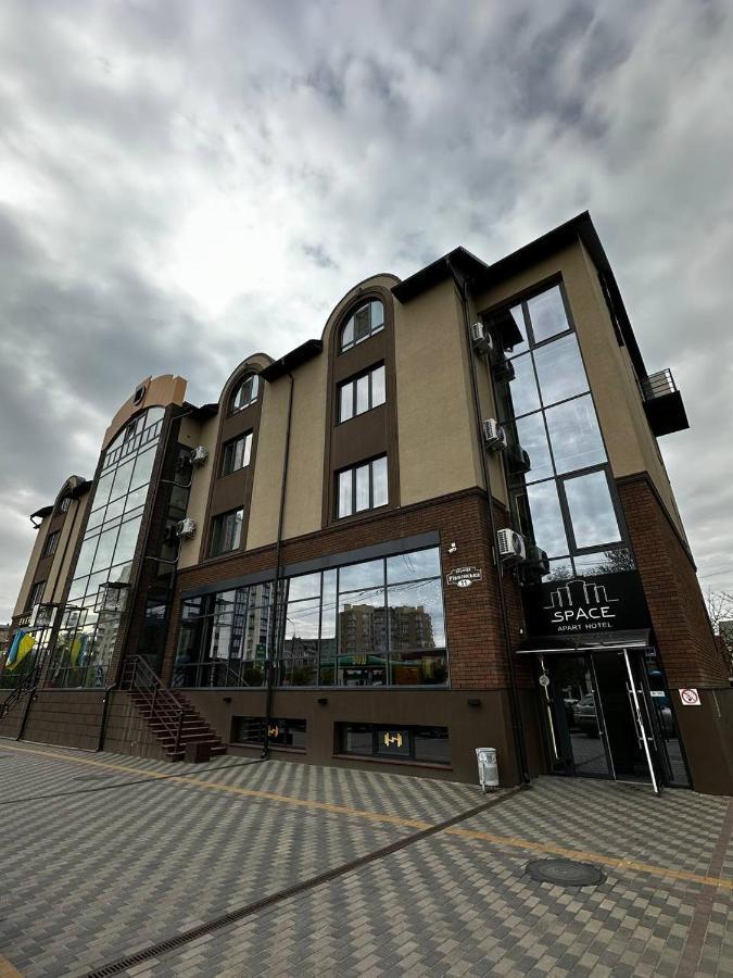 Space Apart Hotel Луцьк Екстер'єр фото